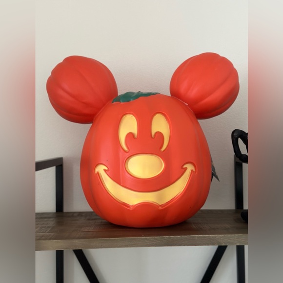 NWT Disney Halloween Mickey Mouse Large Light-Up Jack-o'-Lantern Pumpkin 2023